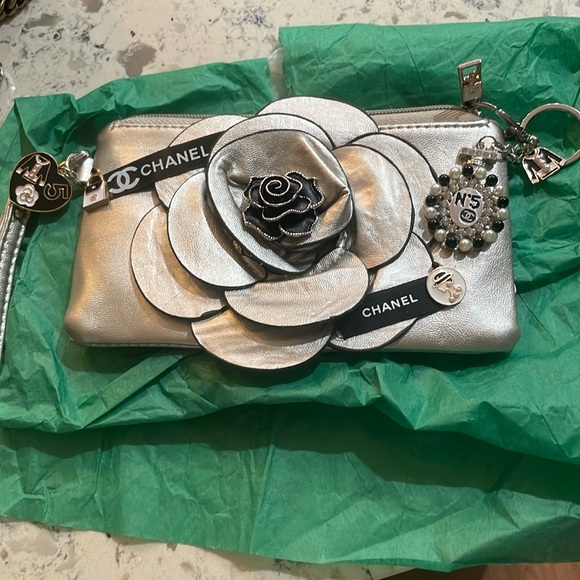 Meet your Posher, Loren From Rockin Hot Originals - Picture 14 of 17